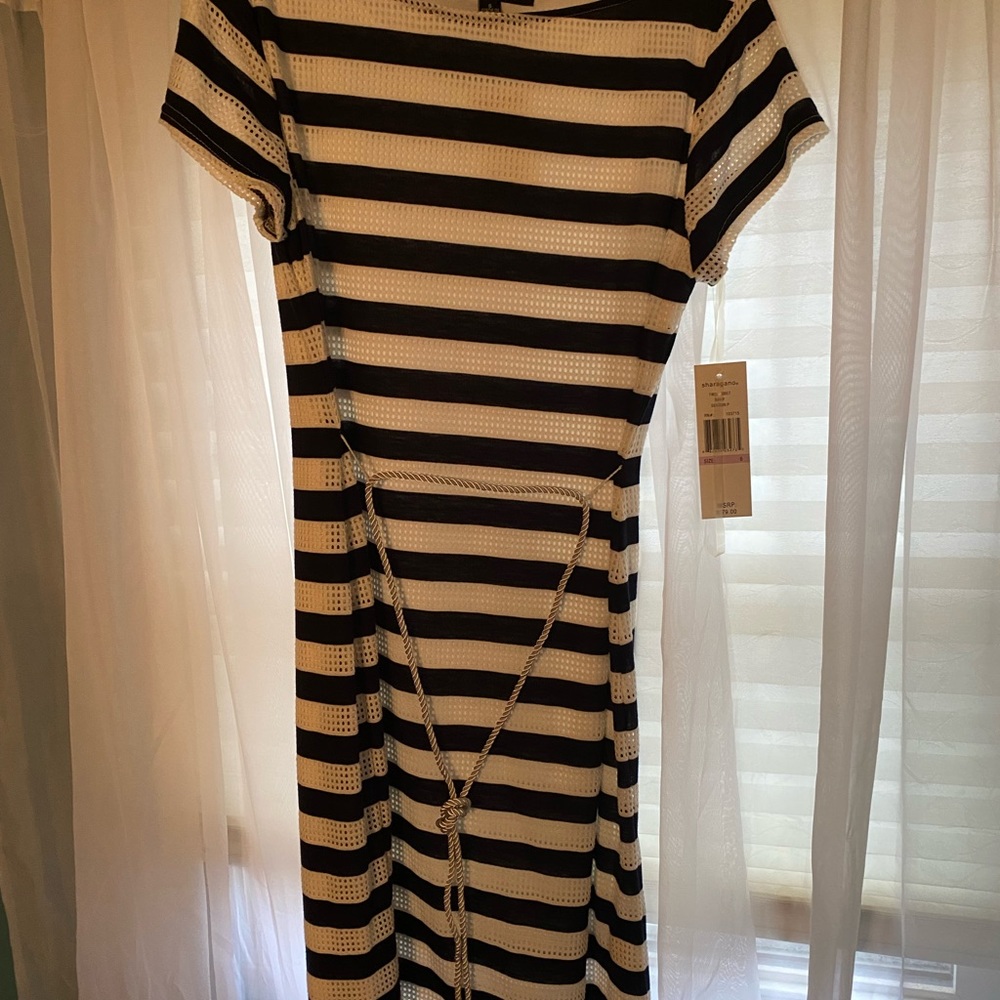Beautiful Sailor style fitting dress. Size 6